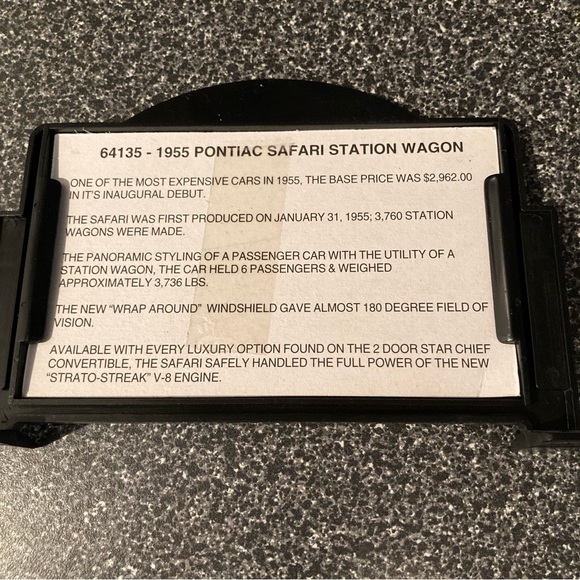 Vintage Road Champs ‘Fabulous 50’s’
Die Cast Vehicle
1955 PONTIAC SAFARI - Picture 10 of 13